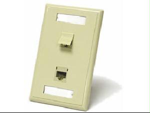 C2g Dual Cat5e Configured Wallplate Wht